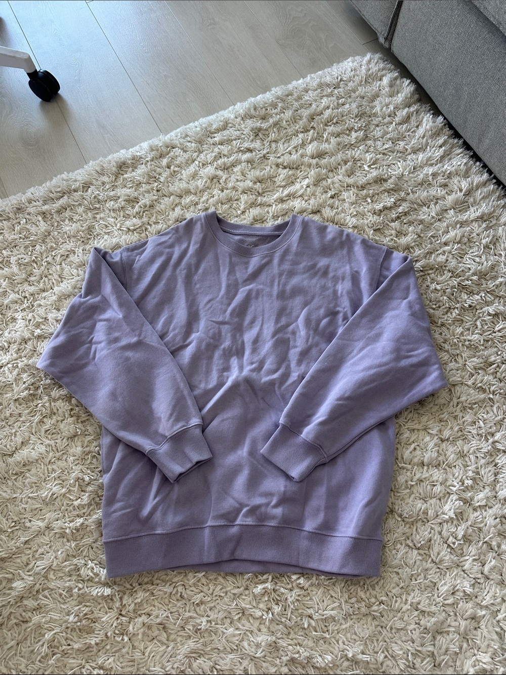 Hollister Men's Lavender Crewneck Sweatshirt